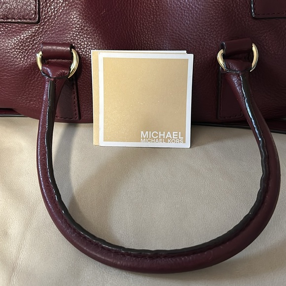 Michael Kors Whipped Hamilton bag in Maroon - Picture 6 of 13